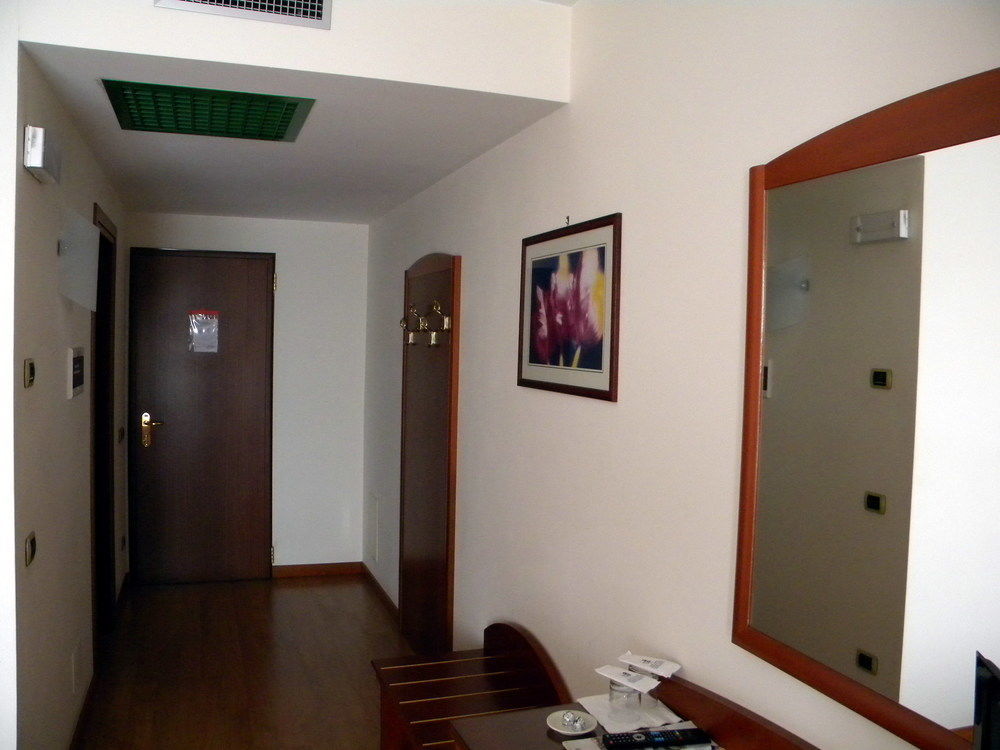 Hotel Corone Caerano Di San Marco Extérieur photo