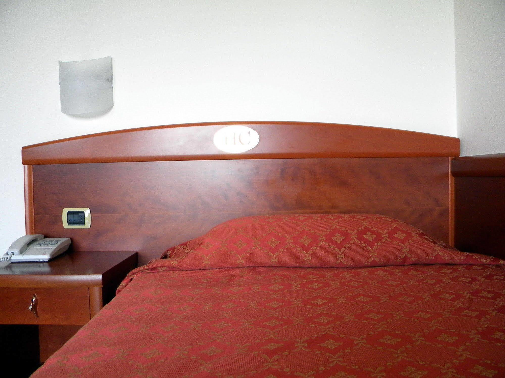 Hotel Corone Caerano Di San Marco Extérieur photo