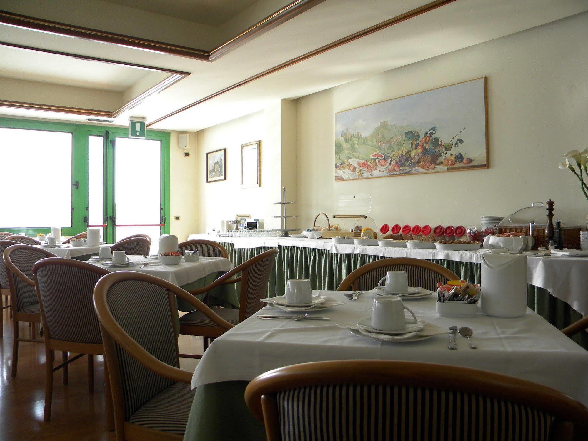 Hotel Corone Caerano Di San Marco Extérieur photo