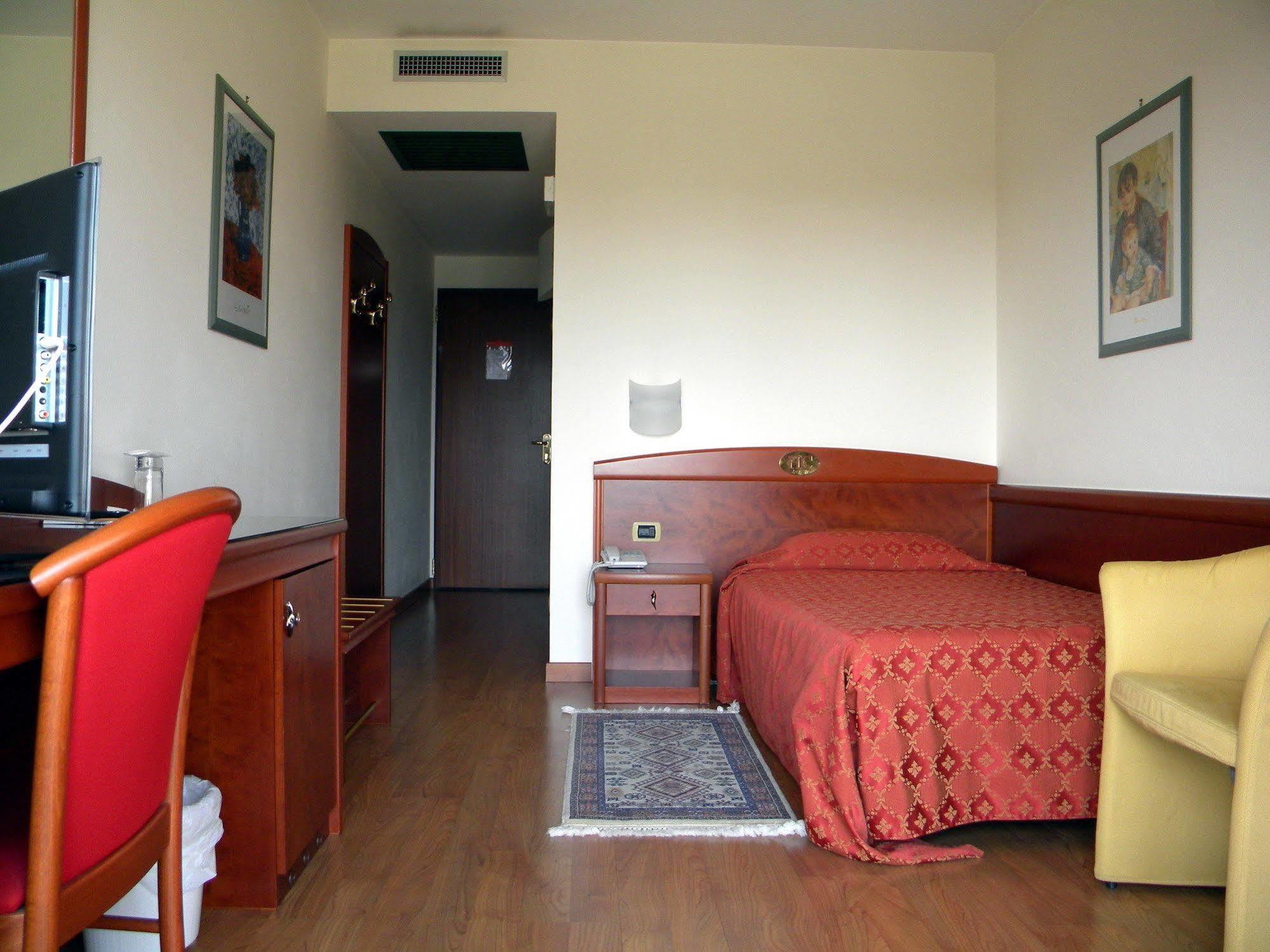 Hotel Corone Caerano Di San Marco Extérieur photo