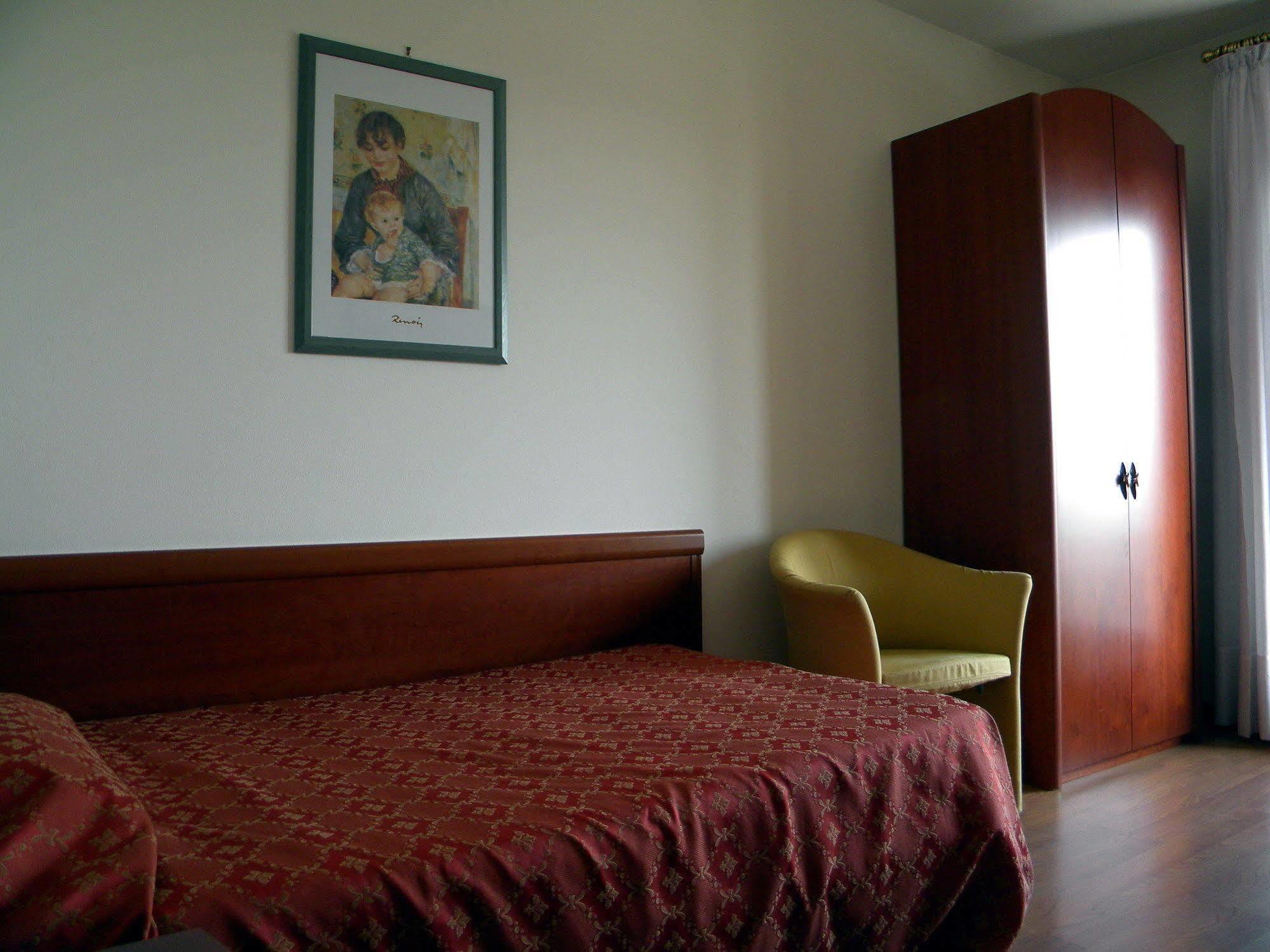 Hotel Corone Caerano Di San Marco Extérieur photo
